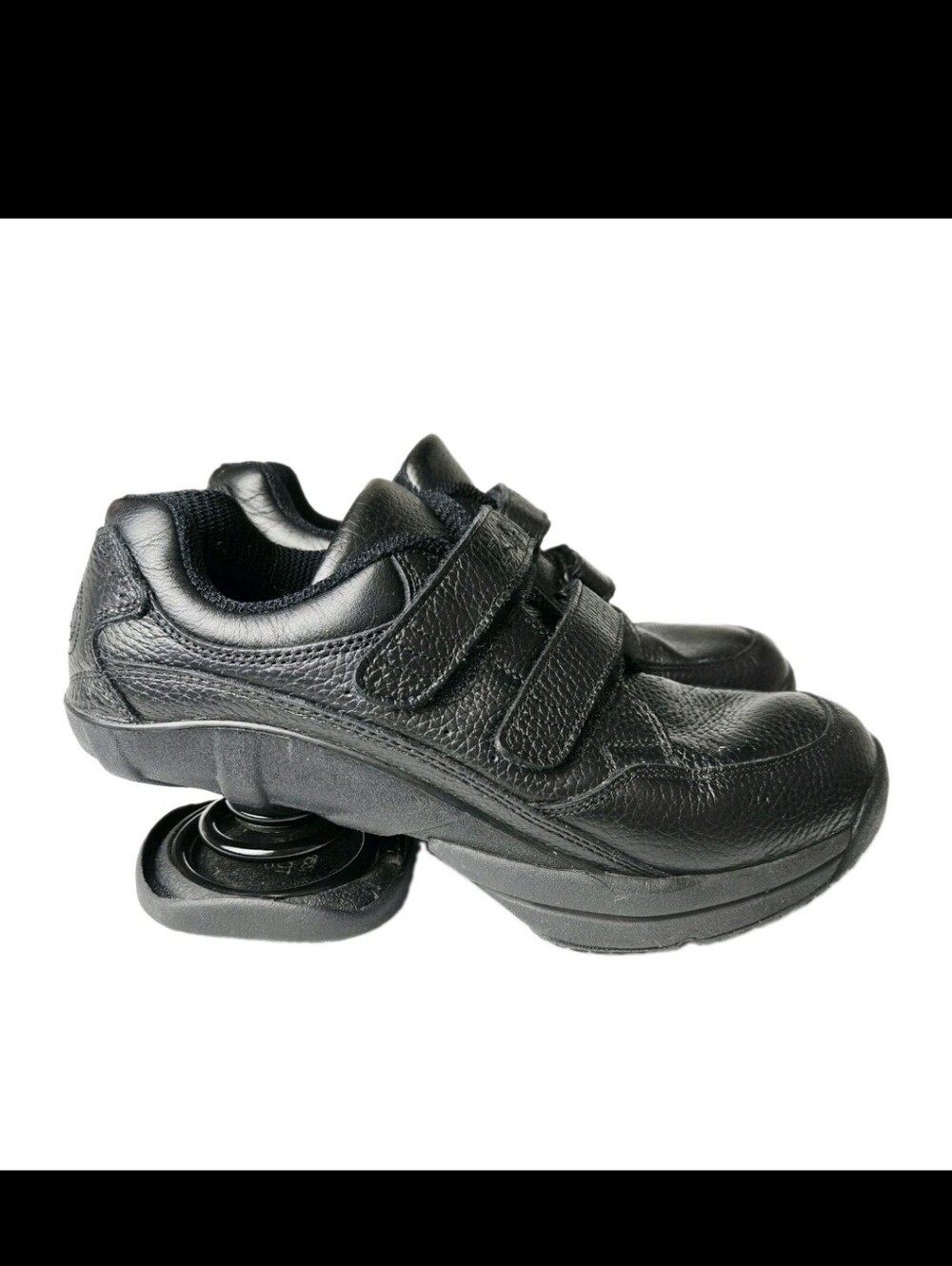 Z Coil Freedom Sneakers Size 9 Womens Black Leather Strap Clousure